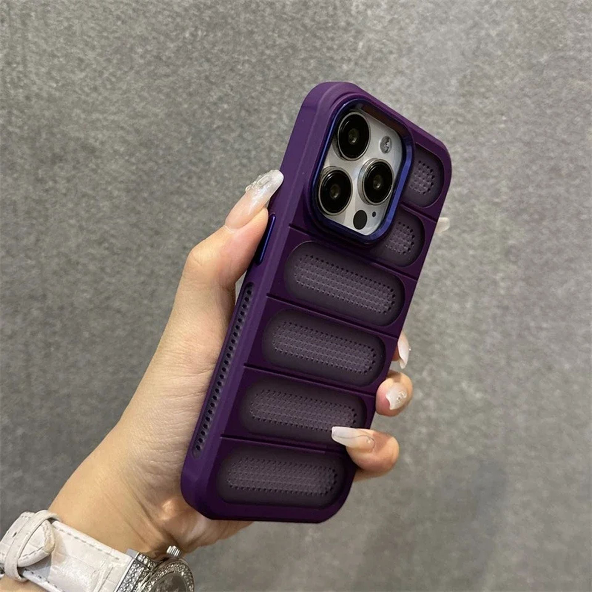 Coque Antichoc Avec Design Ergonomique pour iPhone 13 - Violet