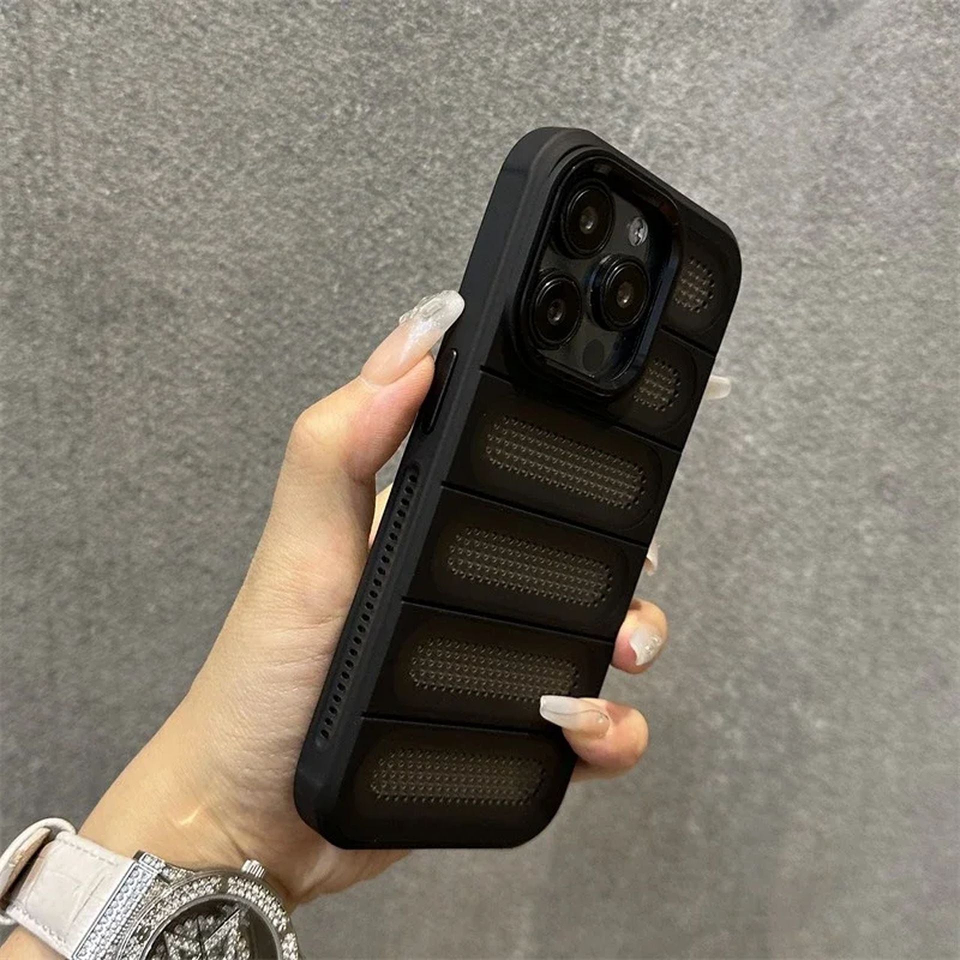 Coque Antichoc Avec Design Ergonomique pour iPhone 15 Pro - Noir