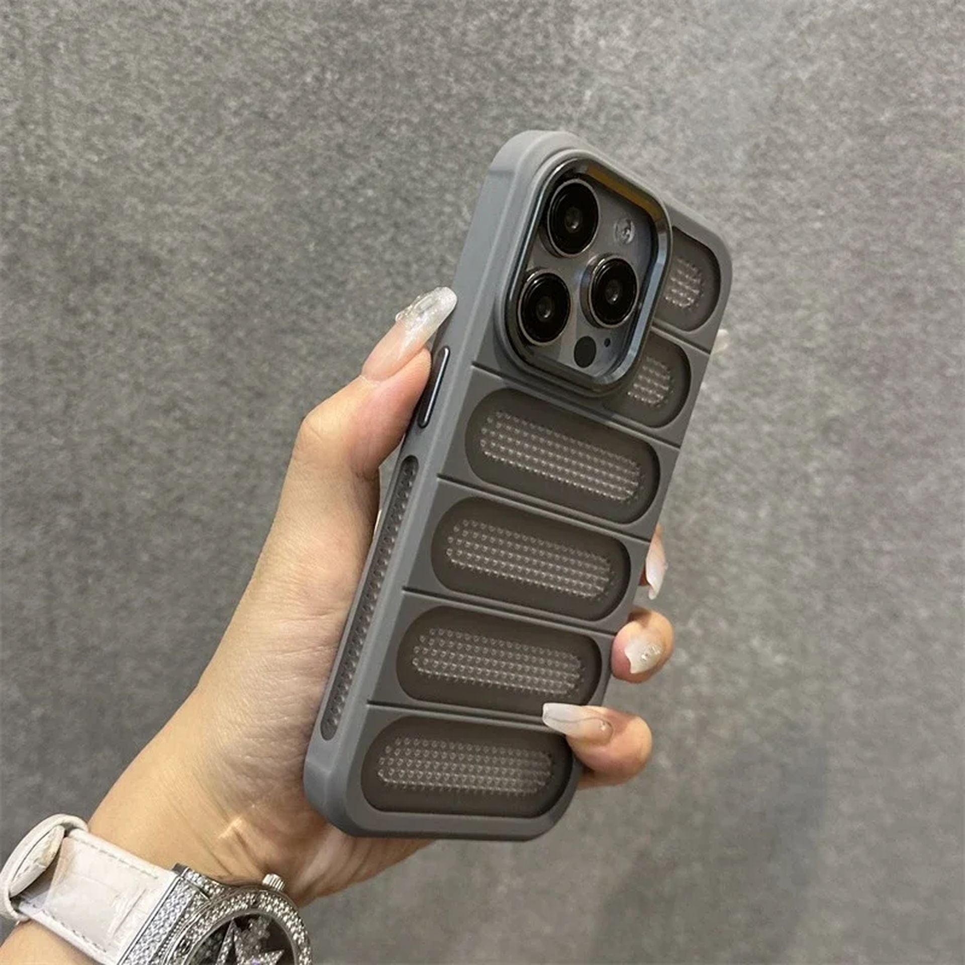 Coque Antichoc Avec Design Ergonomique pour iPhone 16 Pro