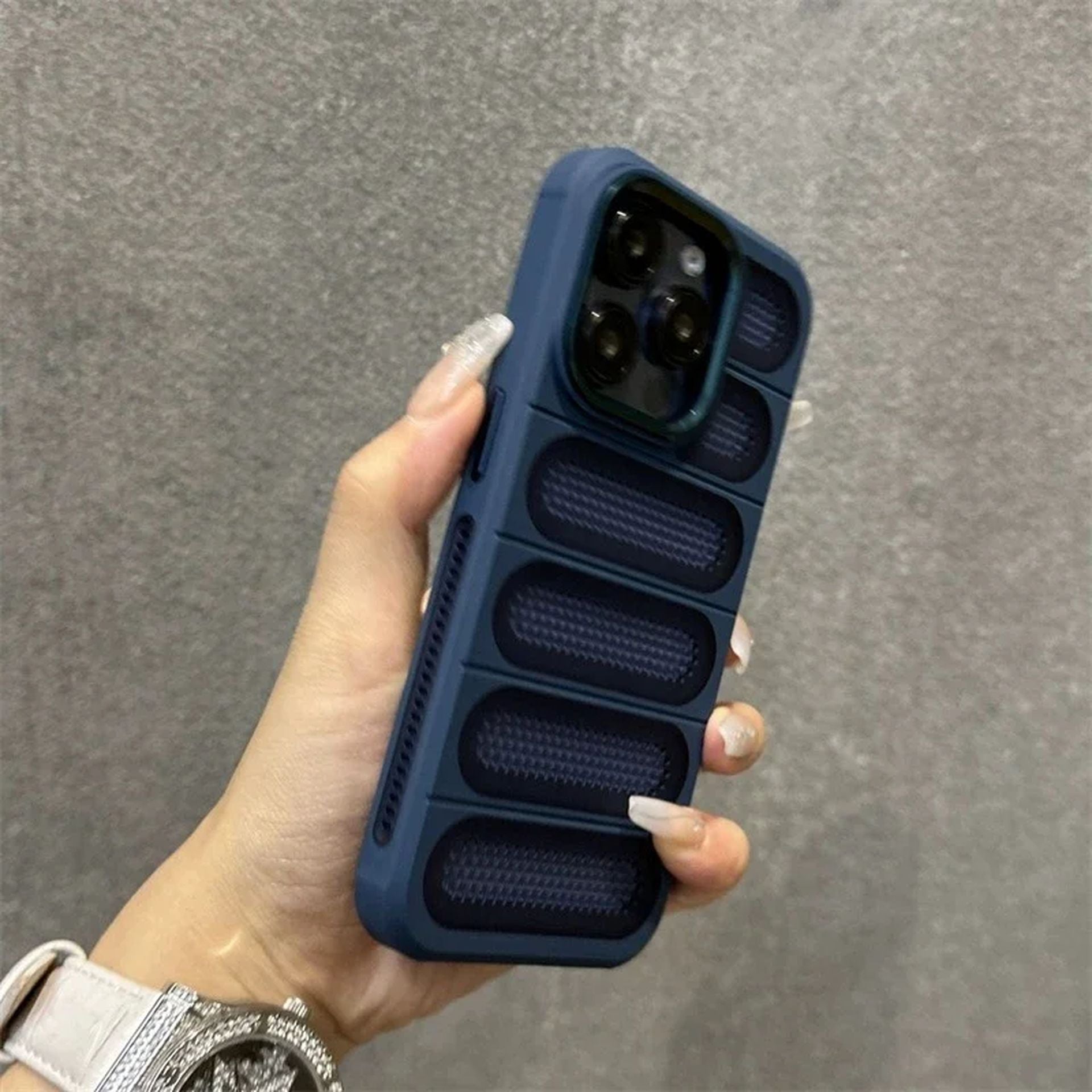 Coque Antichoc Avec Design Ergonomique pour iPhone 16 Pro - Bleu