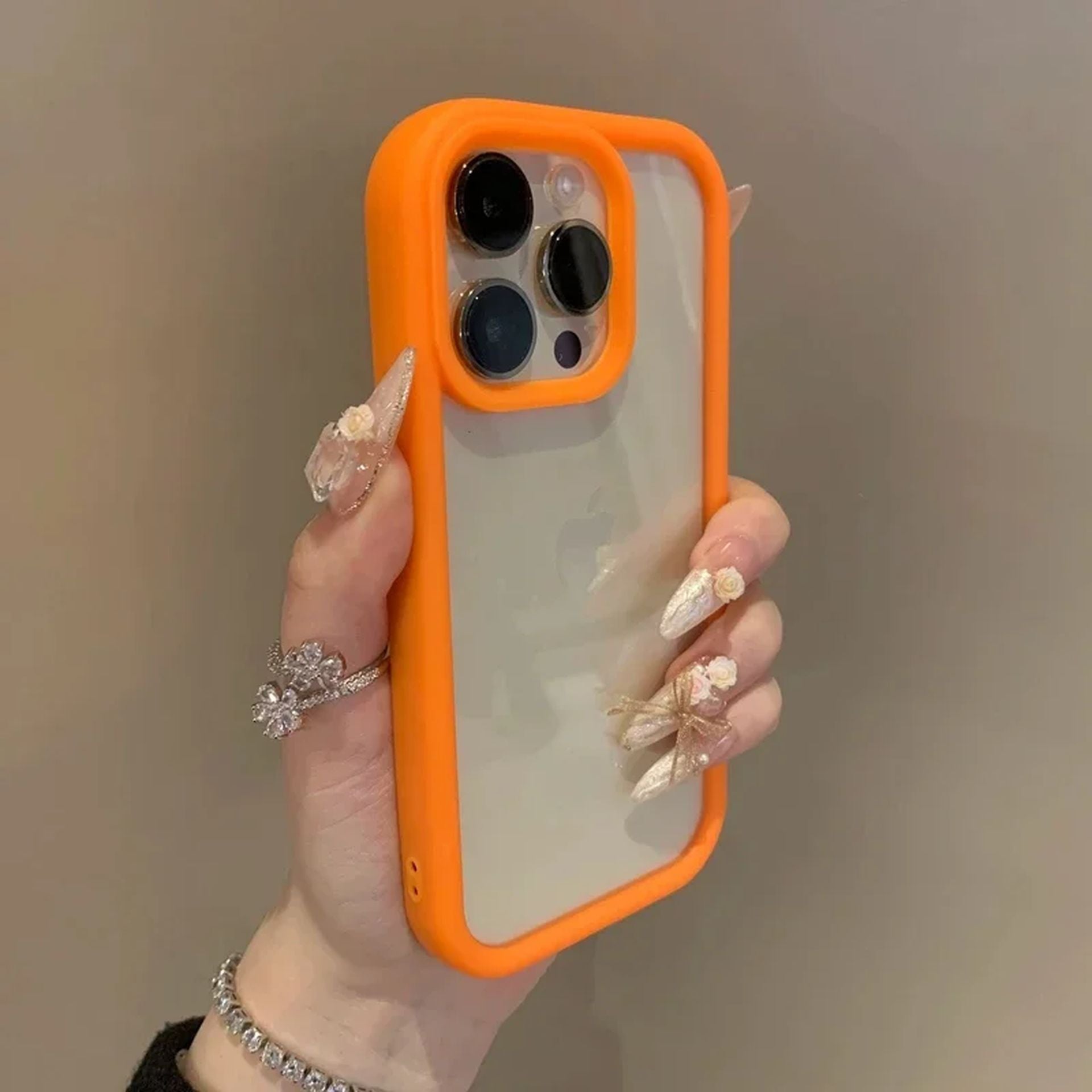 Coque Antichoc Transparente Élégante et Durable pour iPhone 16 Pro - Orange