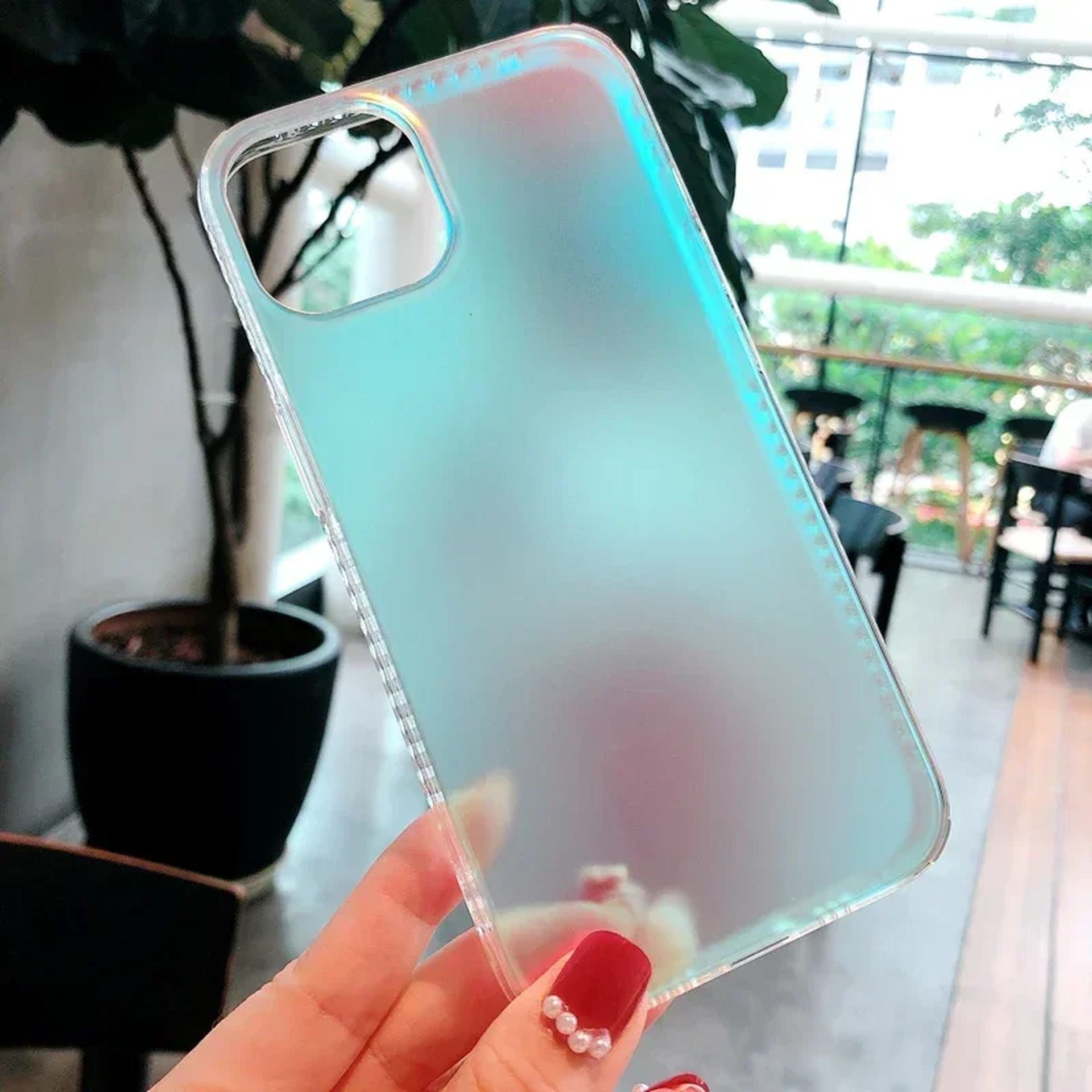 Coque Dégradée Laser Auroral Antichoc pour iPhone 15