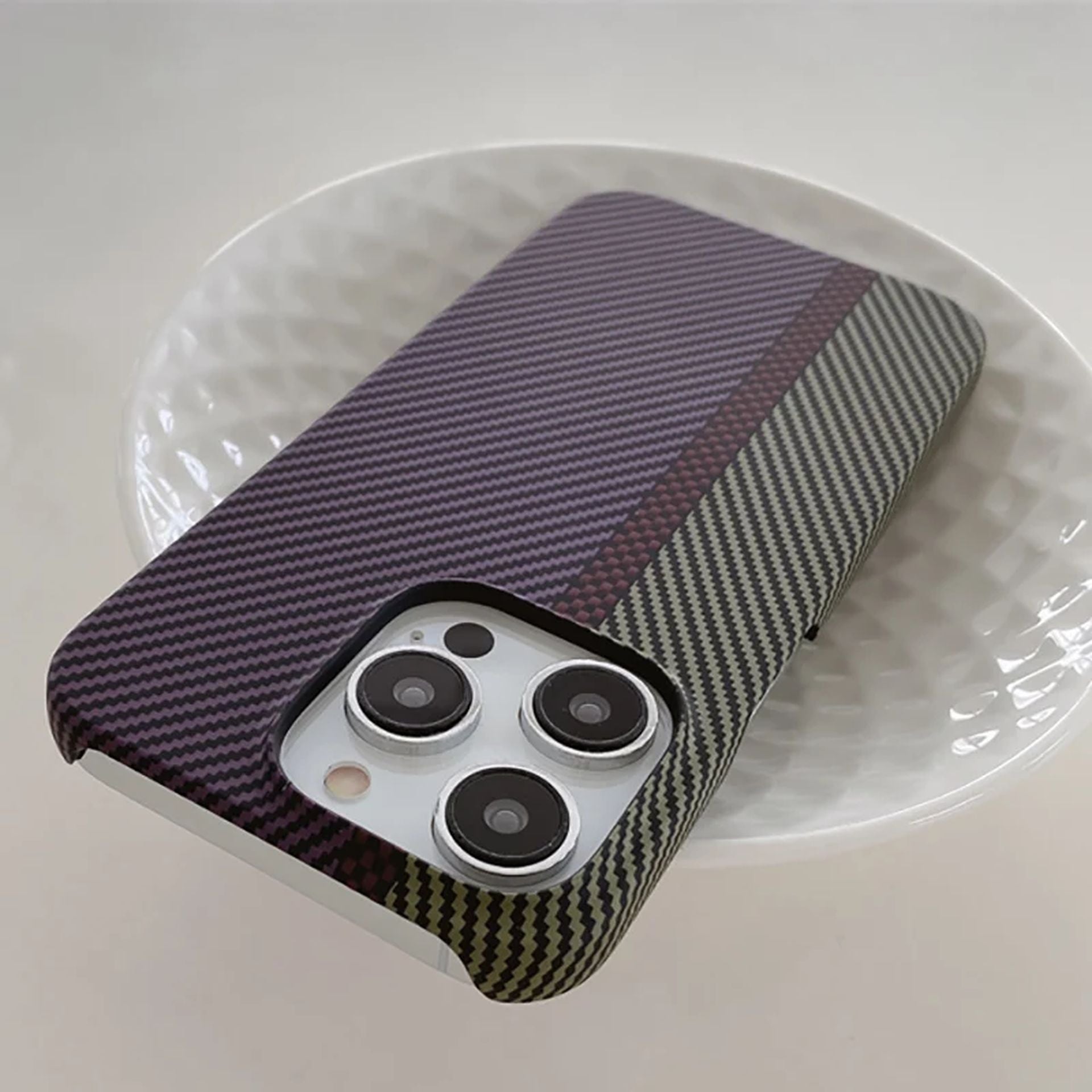 Coque Design Élégant En Fibre De Carbone Anti-Choc Pour iPhone 14 Pro Max - Violet