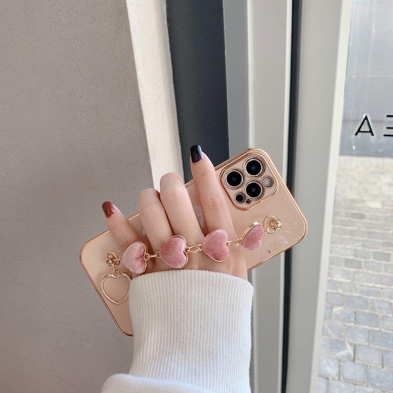 Coque en Métal Plaqué avec Chaine Cœurs pour iPhone 16 Pro - Coque Wiqeo 10€-15€, Chaine, Coque, iPhone 16 Pro Wiqeo, Déstockeur de Coques Pour iPhone