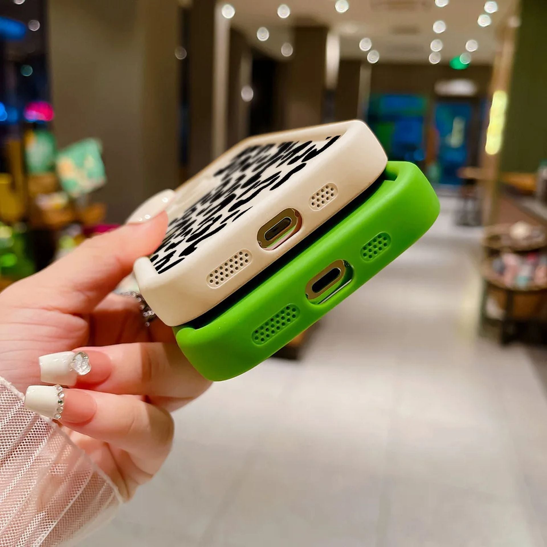 Coque Léopard Flexible Avec Protection Renforcée pour iPhone 16 Pro