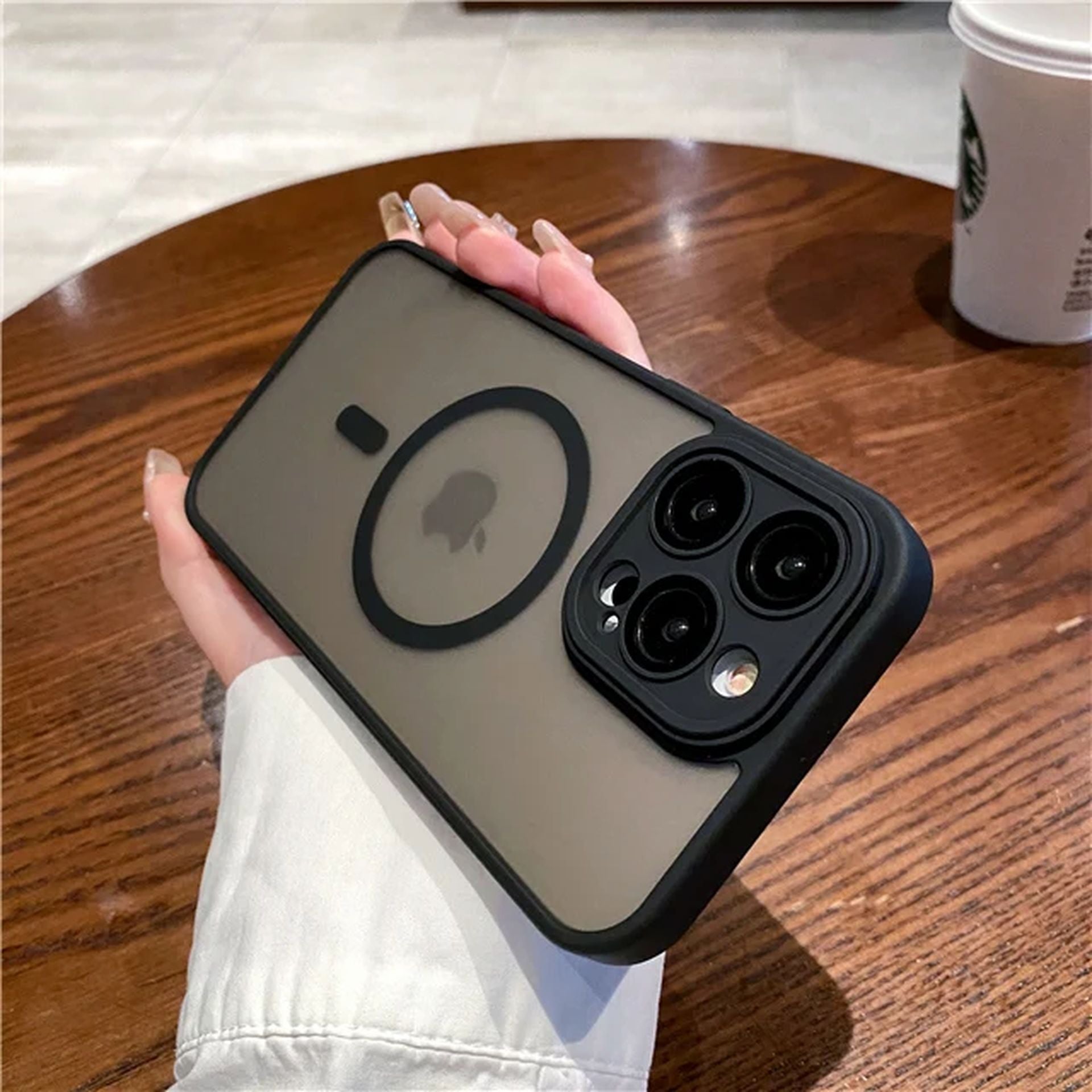 Coque Magnétique Douce Avec Cadre Transparent Design Élégant pour iPhone 15 Pro - Noir