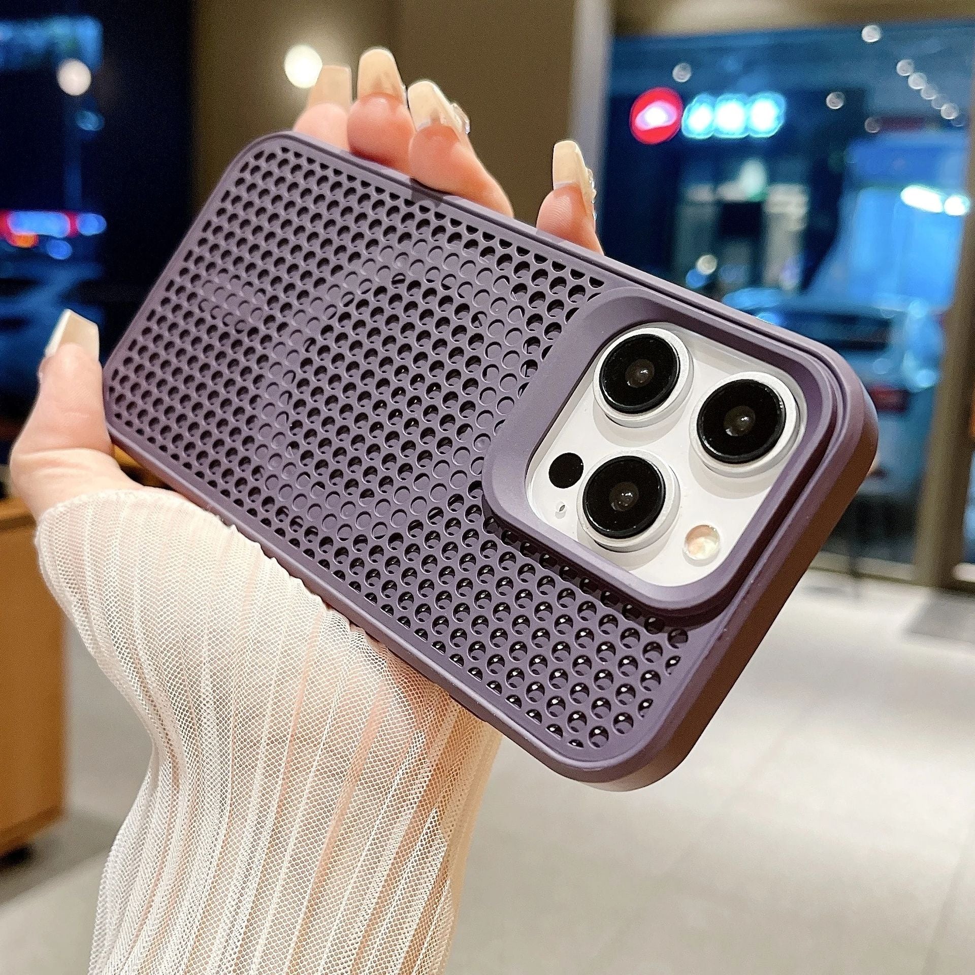 Coque magnétique respirante avec design en maille pour iPhone 15