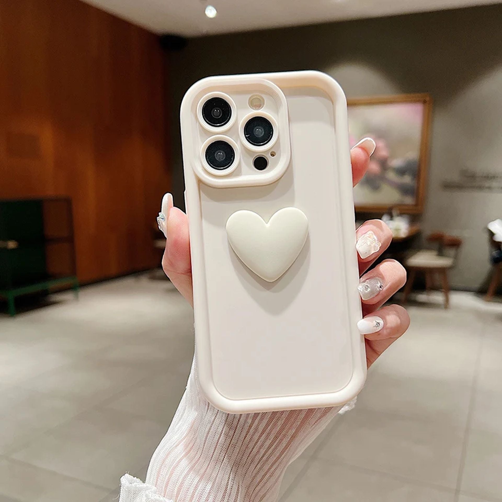 Coque Silhouette Douce Avec Cœur 3D Antichoc pour iPhone 16 Pro - Blanc