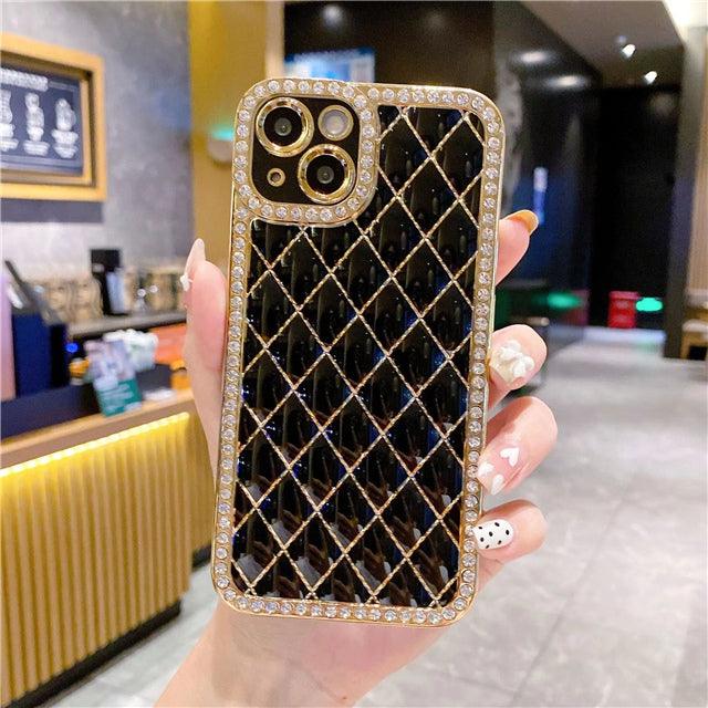Coque luxe noire pour iPhone 12 Pro avec cadre doré et motif losanges incrustés de strass. - Wiqeo