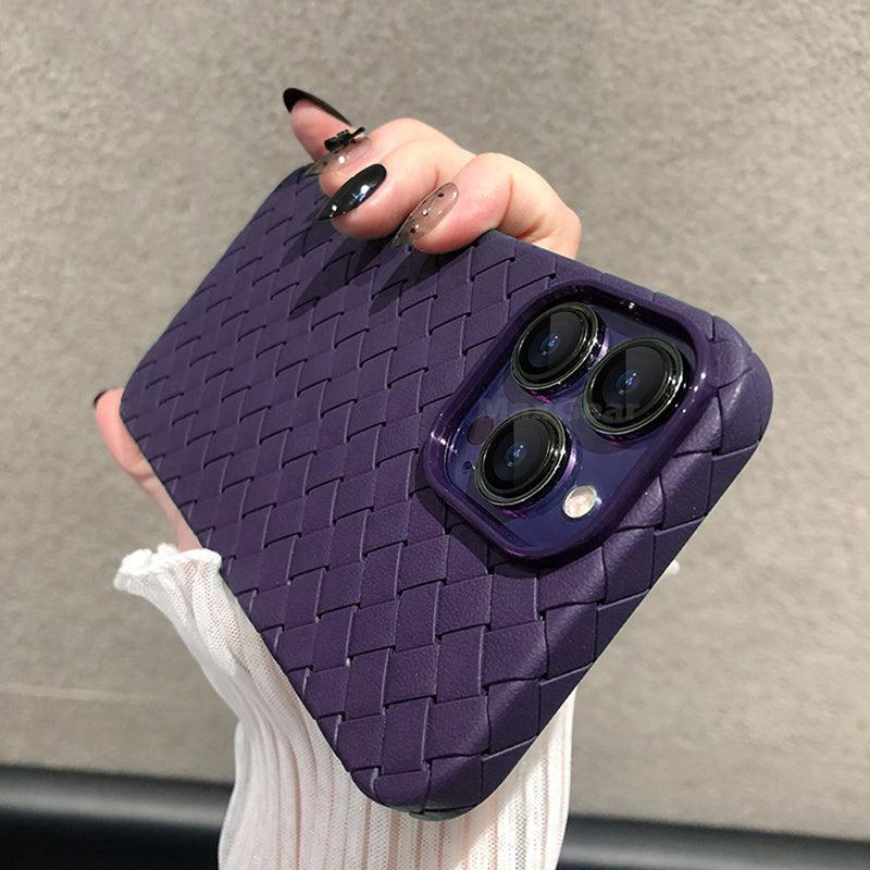 Coque violette tissage texturé pour iPhone 13 Pro Max with precise camera cutouts. - Wiqeo