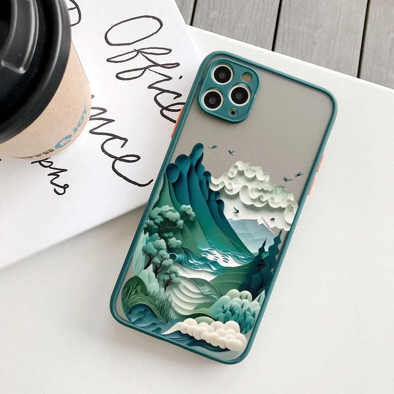 Coque iPhone 15 Pro Max verte avec design relief paysage montagneux et vagues détaillées. - Wiqeo