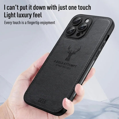 Coque Antichoc en Cuir Design Élégant avec Motif Cerf pour iPhone 14 Pro Max