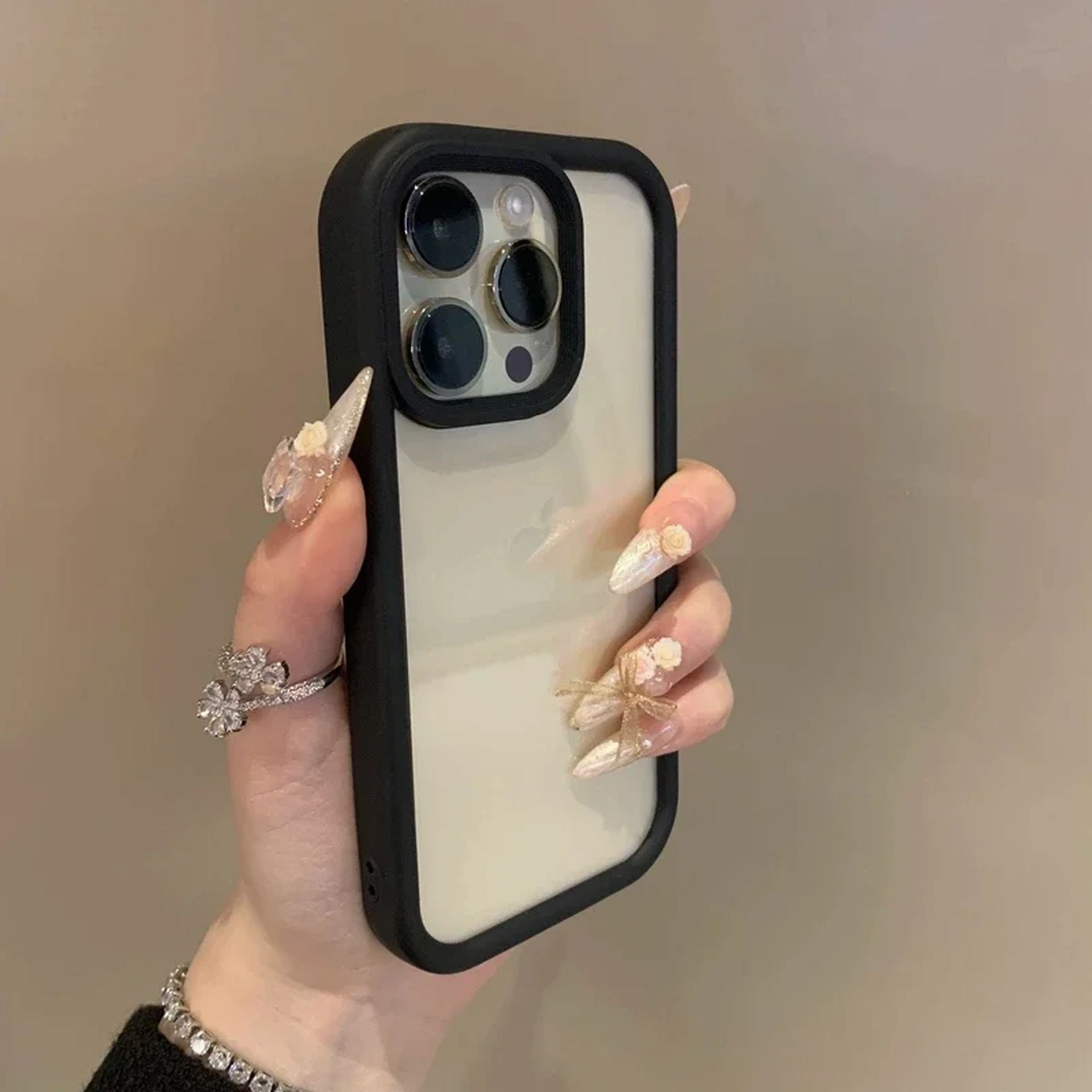 Coque Antichoc Transparente Élégante et Durable pour iPhone 14 - Noir