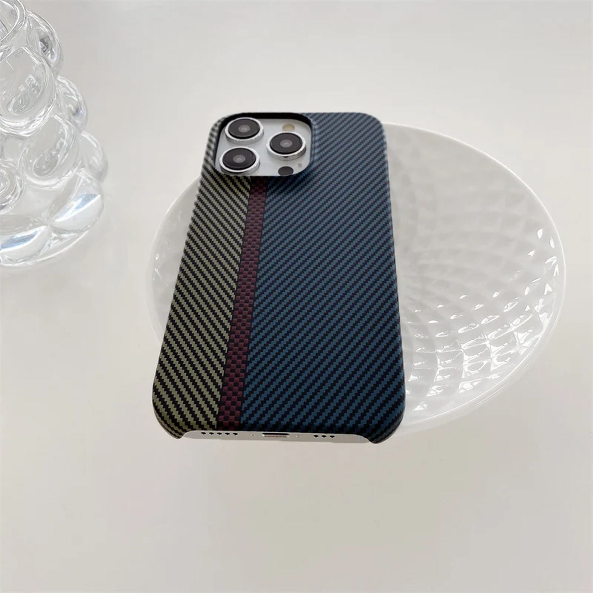 Coque Design Élégant En Fibre De Carbone Anti-Choc Pour iPhone 16 Pro