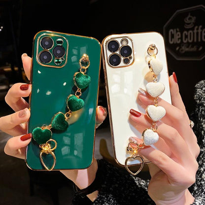 Coque en Métal Plaqué avec Chaine Cœurs pour iPhone 16 Plus