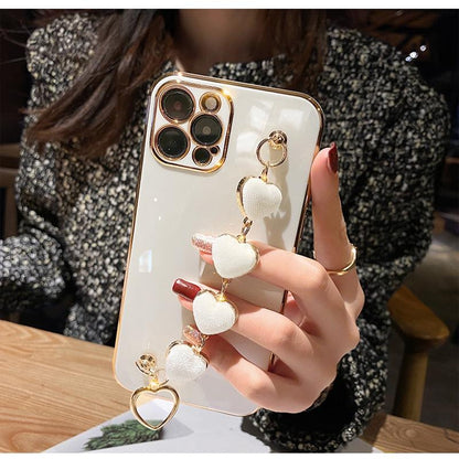 Coque en Métal Plaqué avec Chaine Cœurs pour iPhone 16 Plus