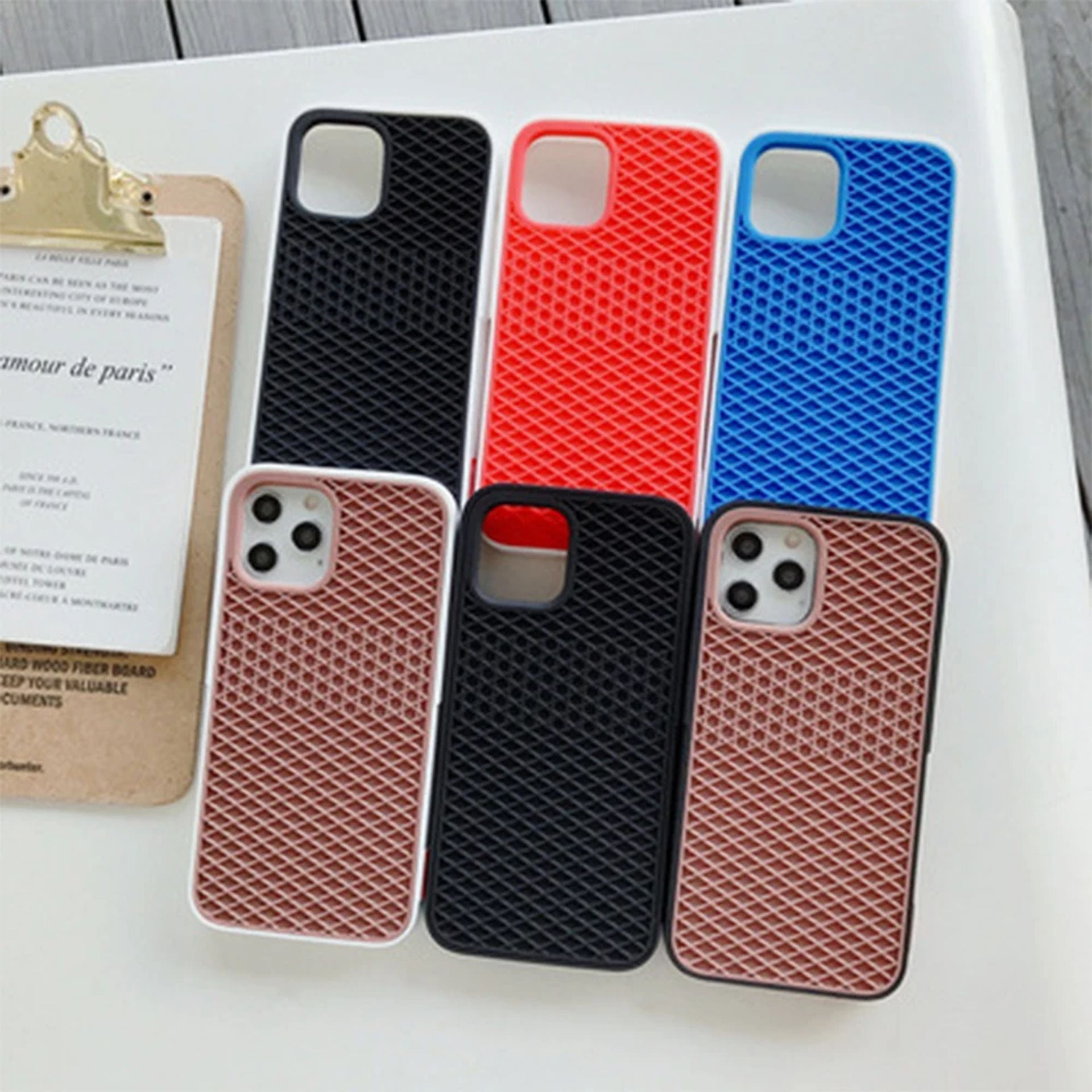 Coque Flexible Gaufrée en Silicone Anti-Choc pour iPhone 15