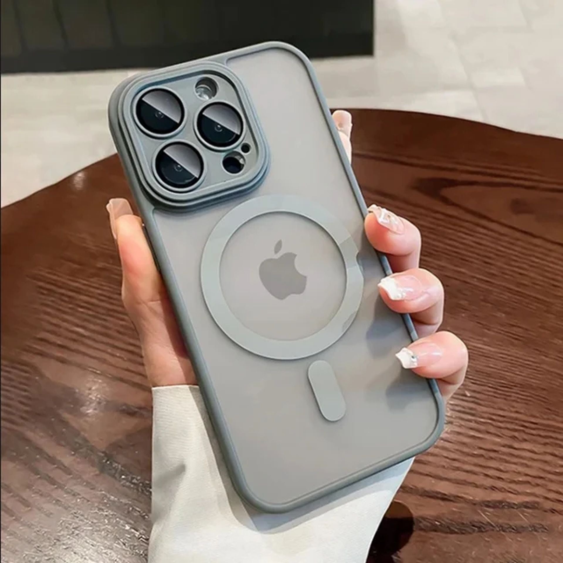 Coque Magnétique Douce Avec Cadre Transparent Design Élégant pour iPhone 16 - Gris