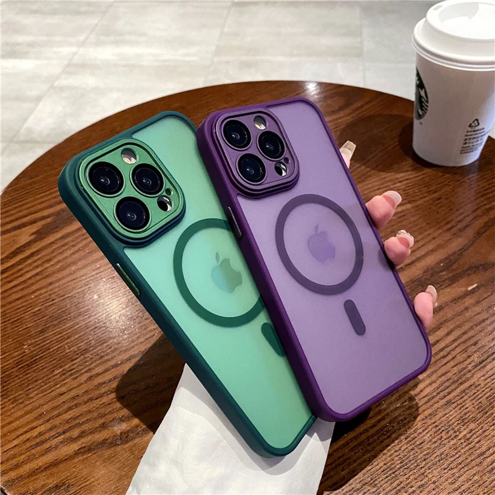 Coque Magnétique Douce Avec Cadre Transparent Design Élégant pour iPhone 16 Pro Max