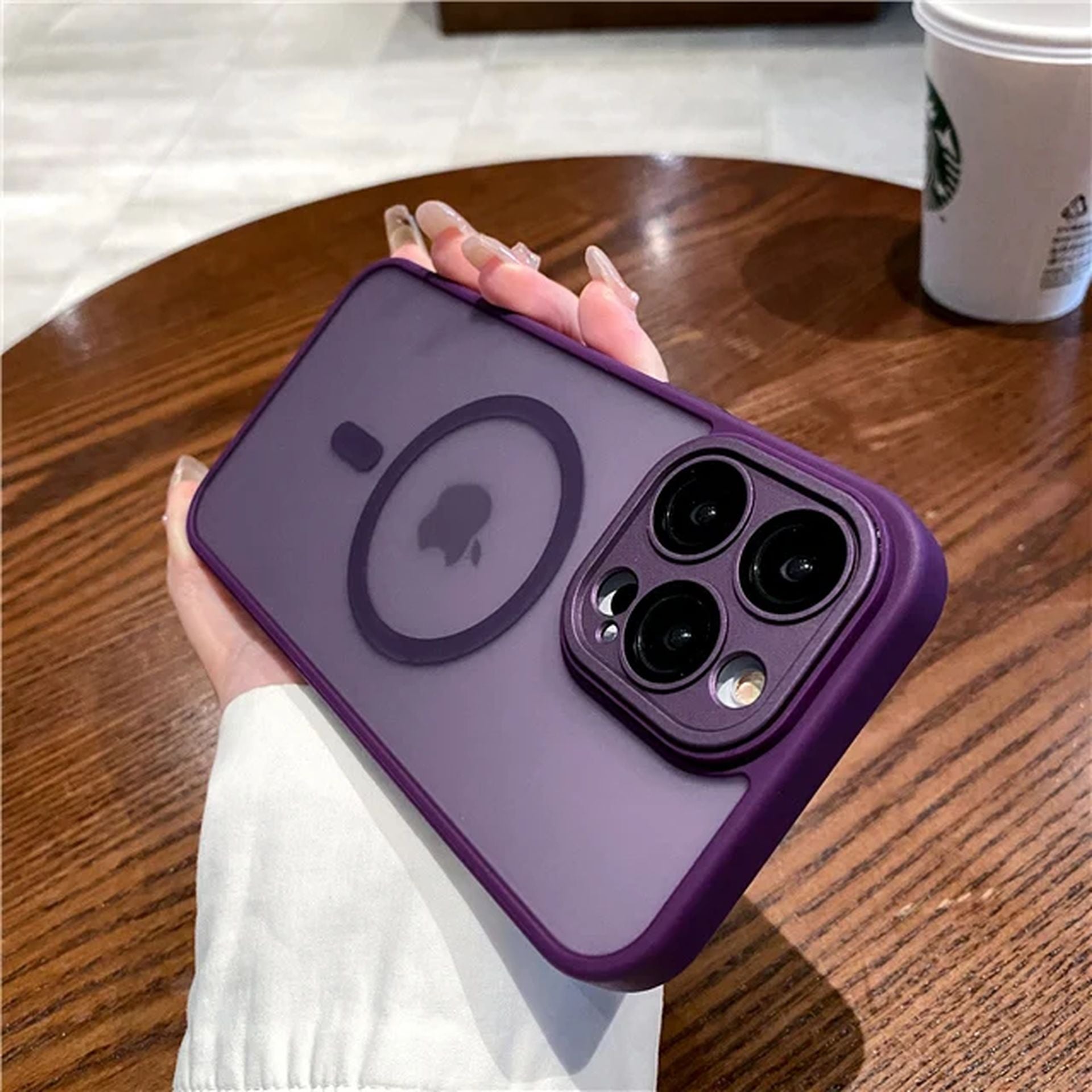 Coque Magnétique Douce Avec Cadre Transparent Design Élégant pour iPhone 16 Pro Max - Violet
