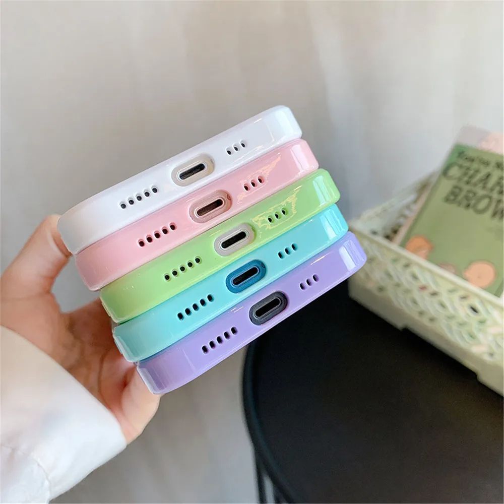 Coque Protection Silicone Antichoc avec Bordures en Couleurs pour iPhone 13