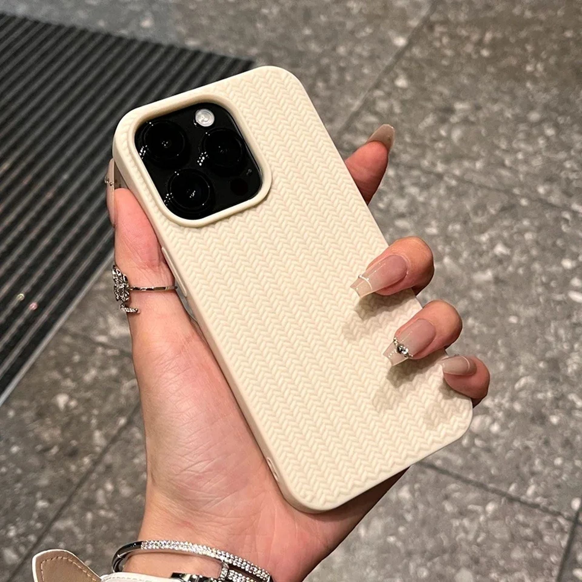 Coque Silicone Flexible Texturée Design Élégant pour iPhone 15 Pro