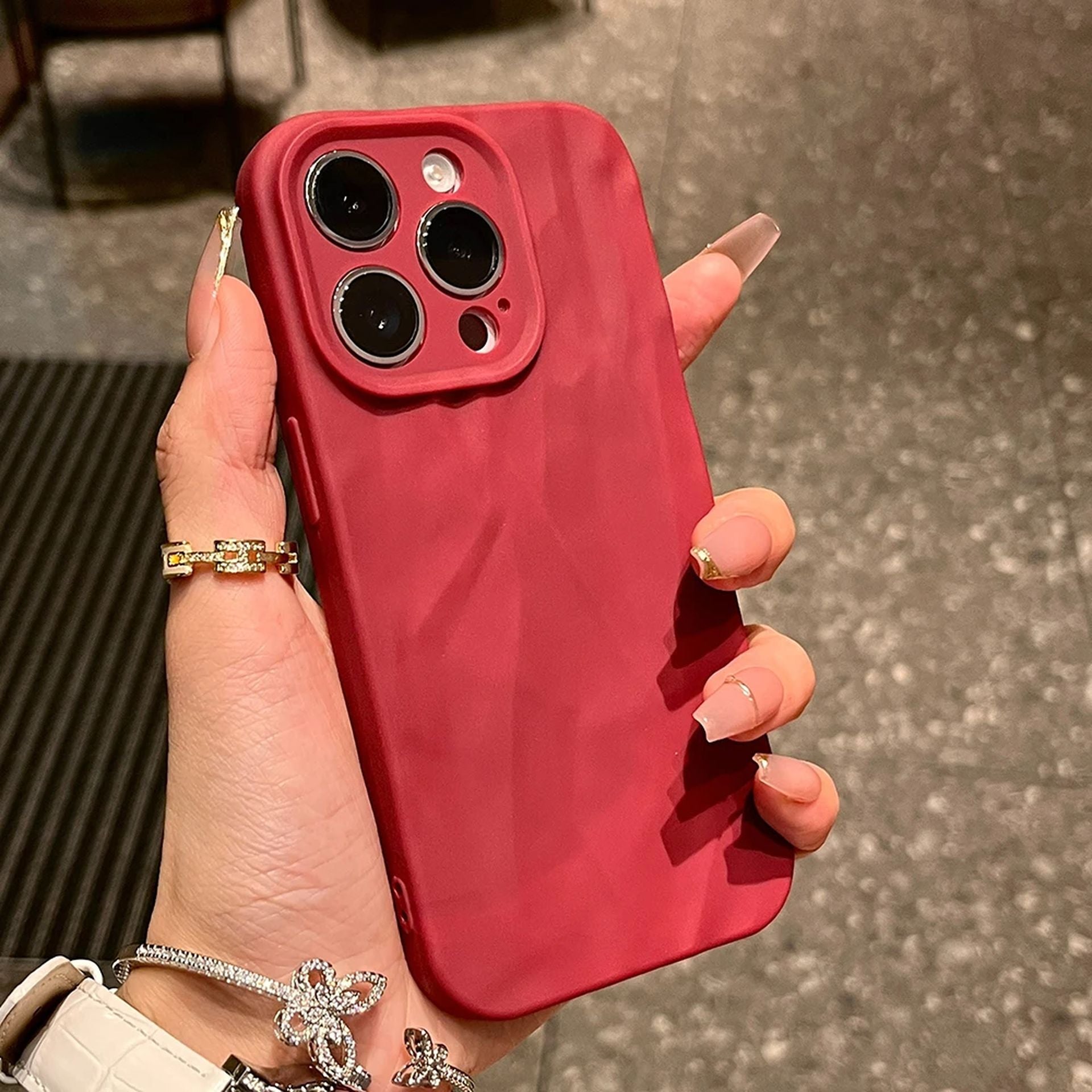 Coque Silicone Souple Design Élégant pour iPhone 14