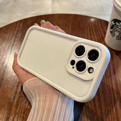 Coque Sillicone Antichoc Élégante avec Design Minimaliste pour iPhone 16 Plus - Blanc