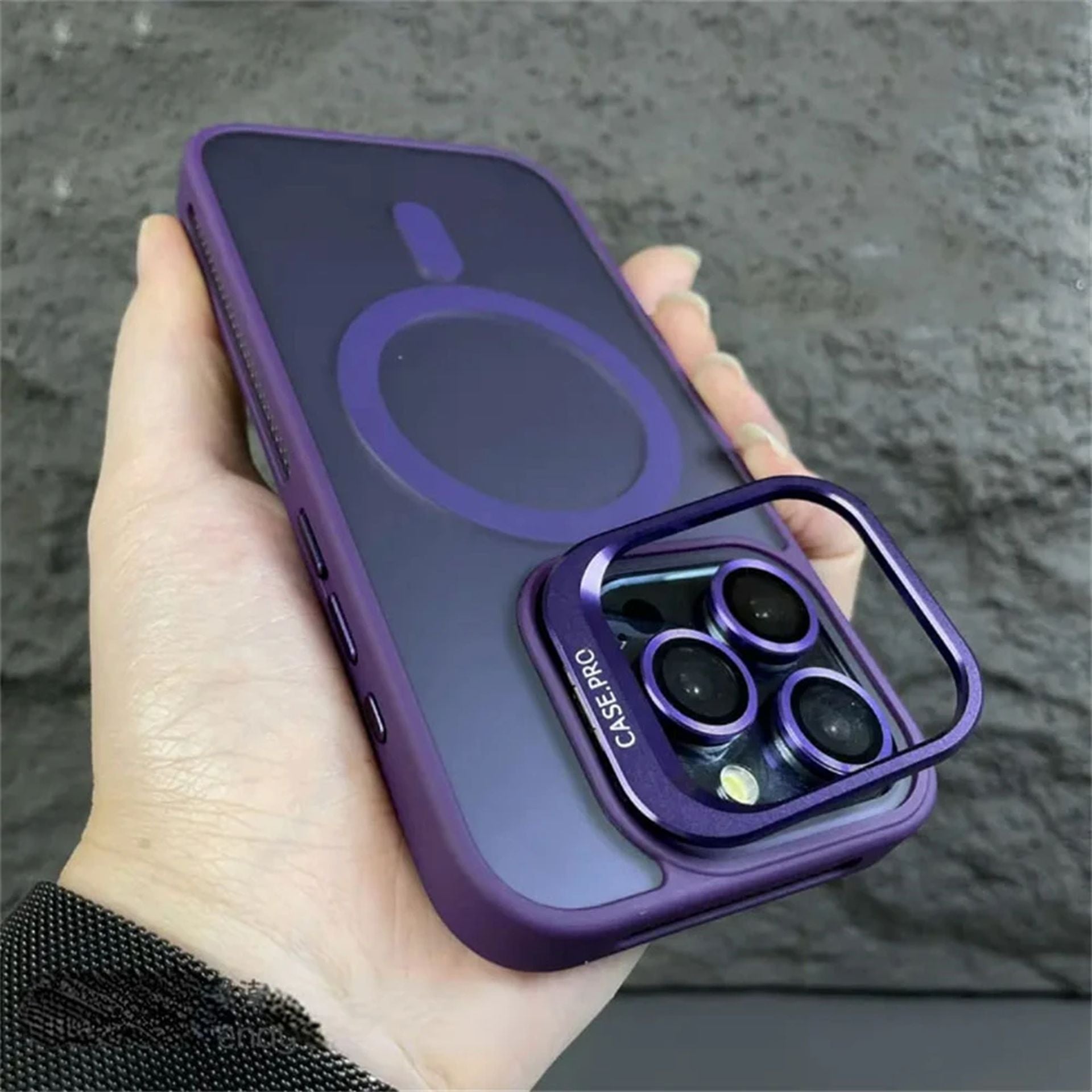 Coque Transparent Magnétique avec Protection Élevée pour iPhone 14 - Violet
