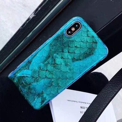 Coque aspect écailles de poisson bleu gravée au laser pour iPhone 12 - Coque Wiqeo Apple, Coque, Elle, Fine, iPhone 12, Slim, Tendance, Ultra Slim Wiqeo, Déstockeur de Coques Pour iPhone