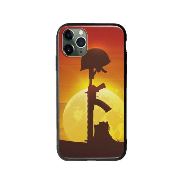 Coque Pour iPhone 11 Pro Casque et Fusil - Coque Wiqeo 10€-15€, Estelle Adam, Illustration, iPhone 11 Pro Wiqeo, Déstockeur de Coques Pour iPhone