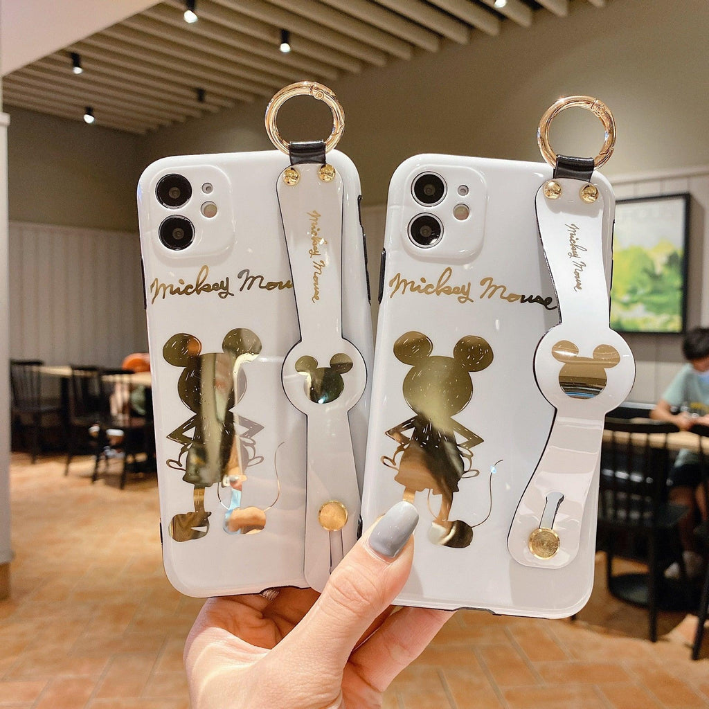 https://wiqeo.com/cdn/shop/products/coque_disney_mickey_mouse_pour_iphone_13_pro_max_002822_1024x1024.jpg?v=1697161796