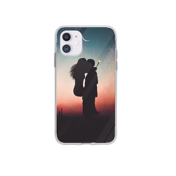 Coque Couple S'embrasse Sous La Lune pour iPhone 12 Max - Coque Wiqeo 10€-15€, Amour, Claudine M, Couple, iPhone 12 Max, Lune Wiqeo, Déstockeur de Coques Pour iPhone